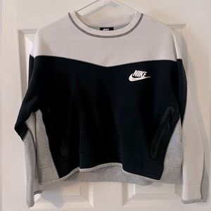 Nike Women’s Cropped Sweatshirt